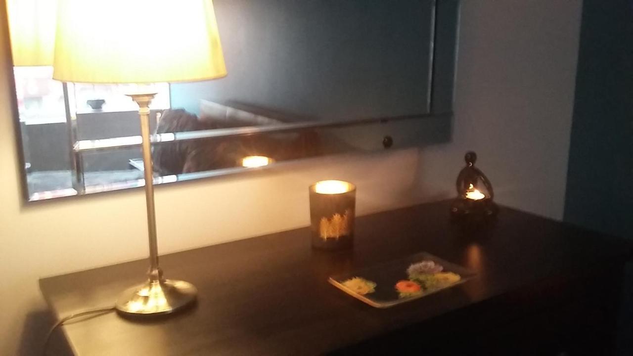 Edinburgh Two Bedroom Apartment With Free Side Street Parking 24 Hours ภายนอก รูปภาพ