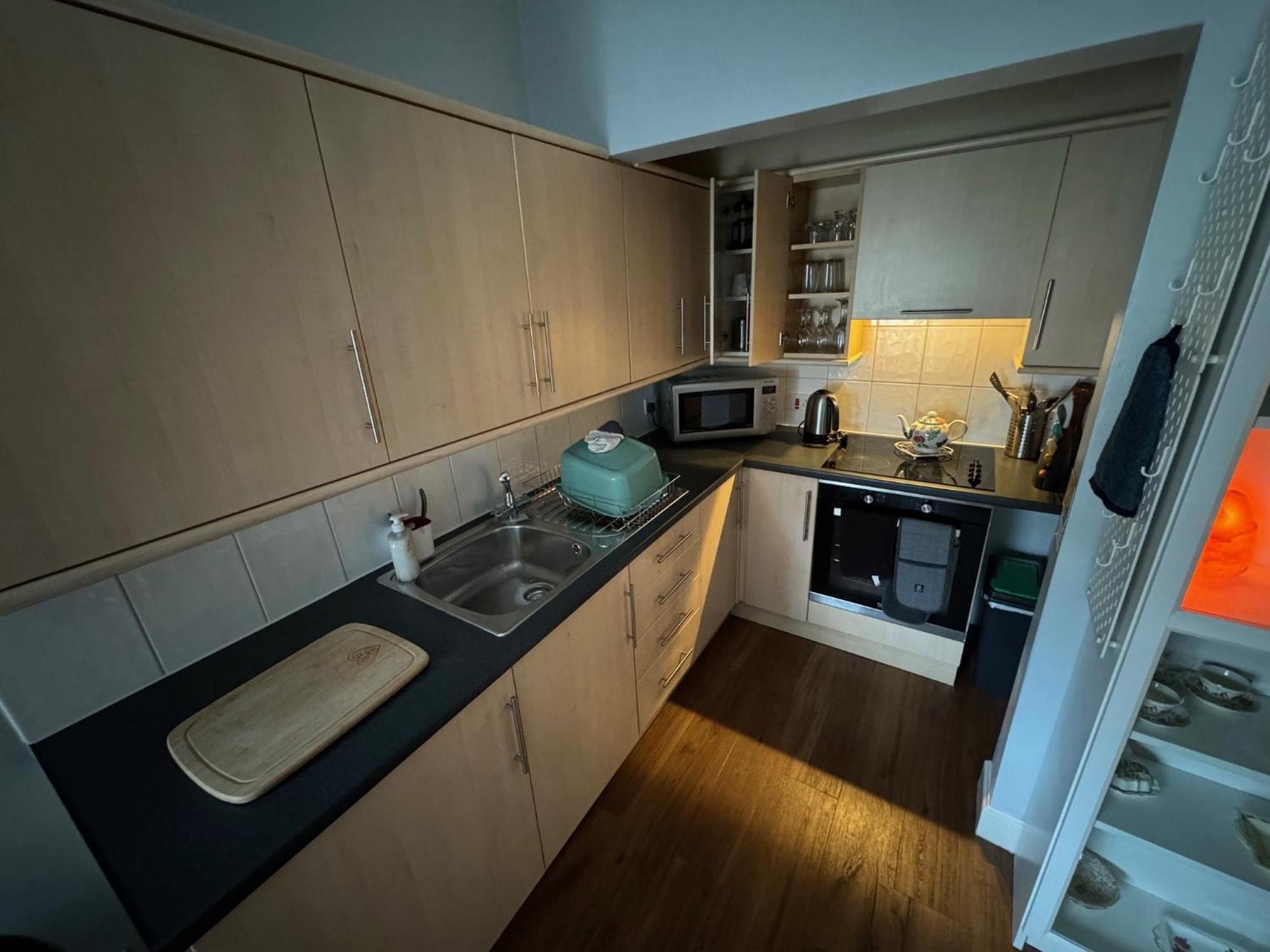 Edinburgh Two Bedroom Apartment With Free Side Street Parking 24 Hours ภายนอก รูปภาพ
