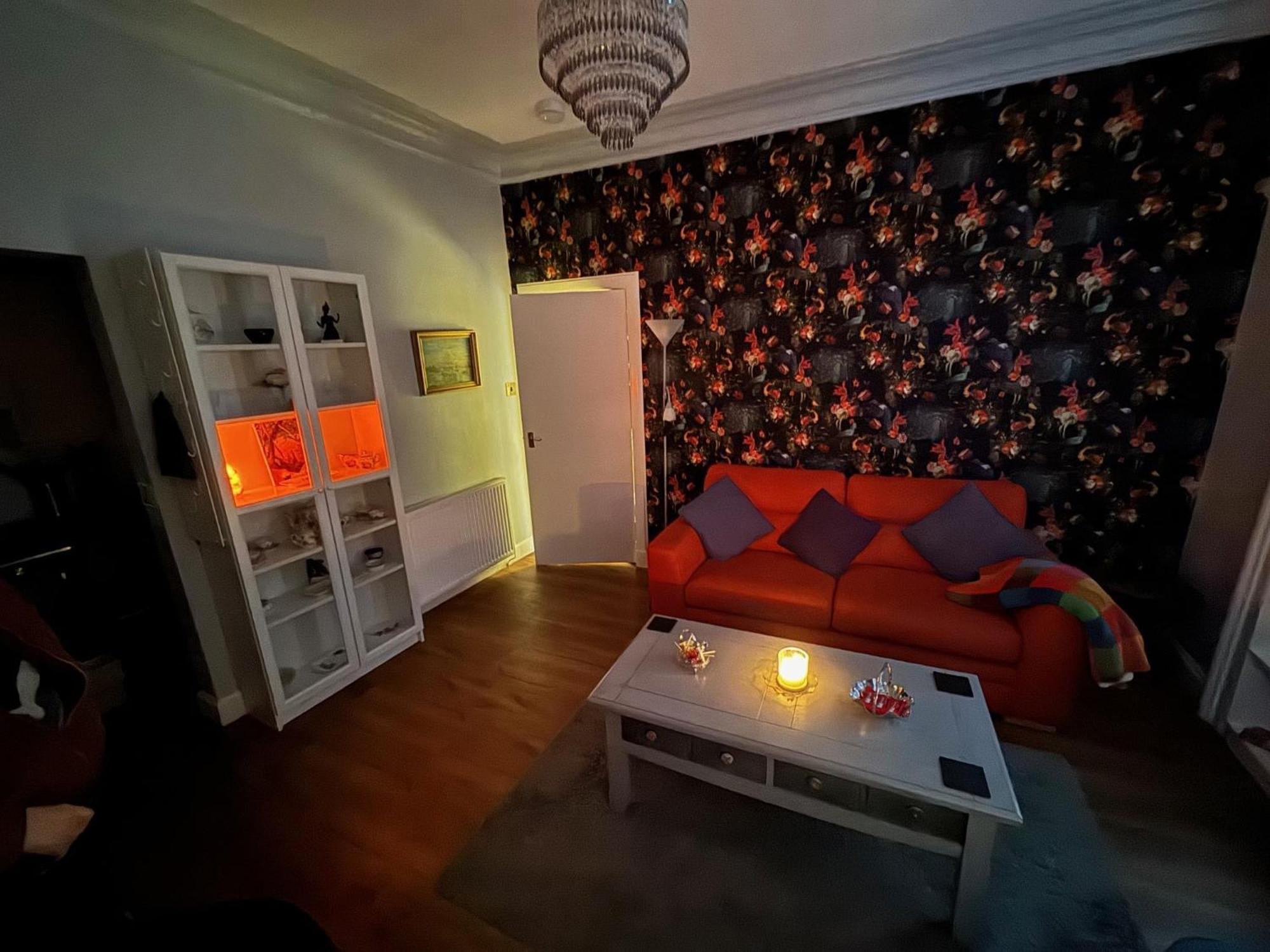 Edinburgh Two Bedroom Apartment With Free Side Street Parking 24 Hours ภายนอก รูปภาพ